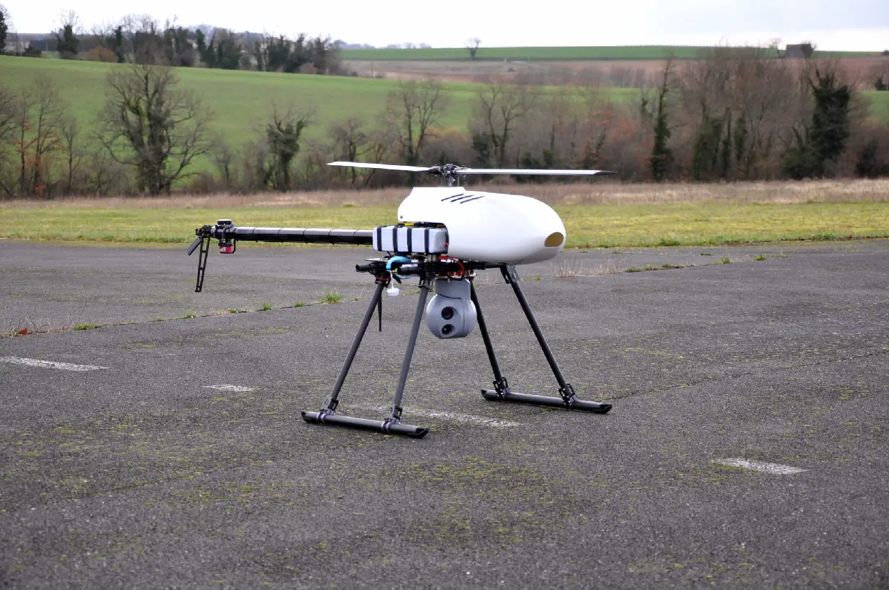 image représentant le drone lynx E poser sur une piste d'atterrissage